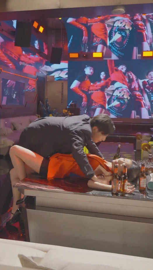 破产后我被前任缠上了封面图